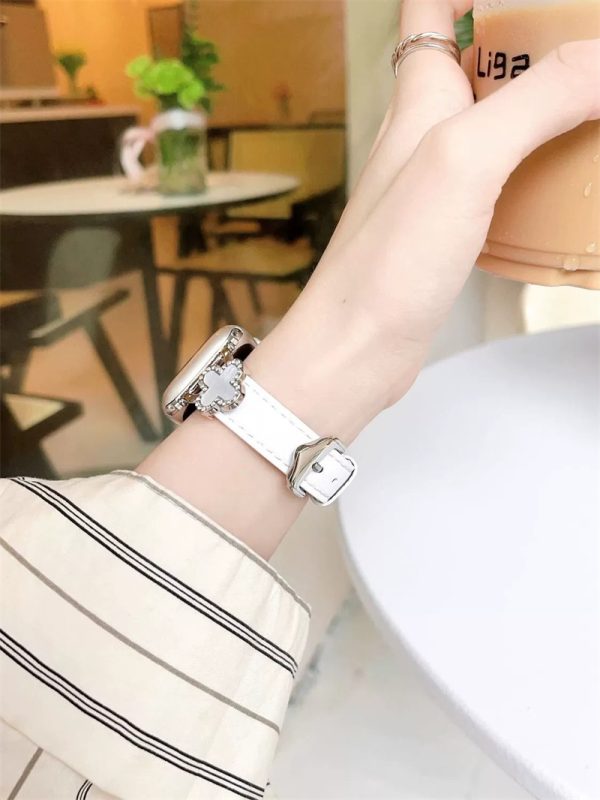 Van Cleef アップル ウォッチ バンド ヴァンクリーク クローバー 本革 apple watch バンド ブラック ブランド 女性かわいい ハイブランド 人気 女子