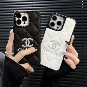 Alternative view of シャネル iphone17/16pro ケース ハイブランド 芸能人 chanel iphone15/14pro ケース コピー アイフォン13/12 ケース 白 おしゃれ iphoneケース カップル ブランド iphoneケース レザー レディース